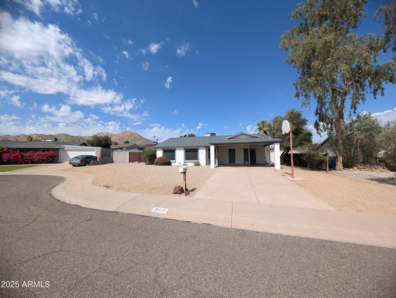 2810 Willow Ave, Phoenix, AZ 85032