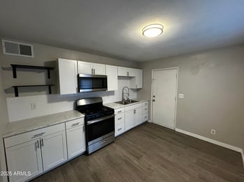 2811 17th Pl, Phoenix, AZ 85006
