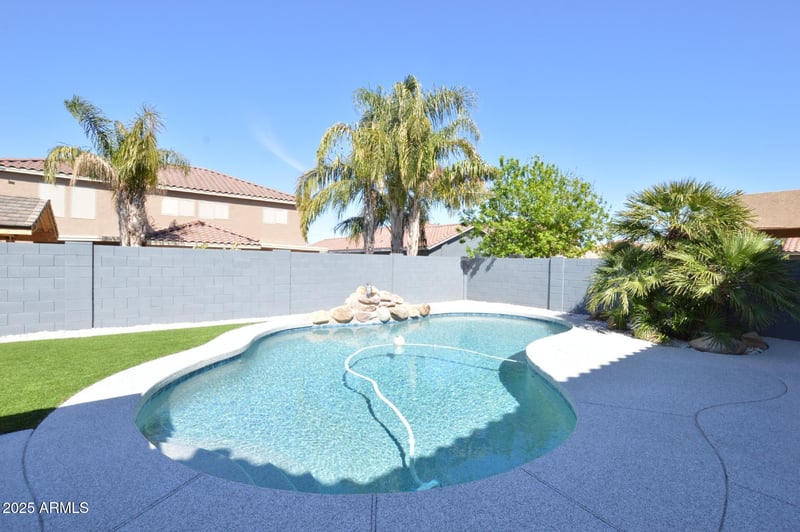 2812 Sunshine Butte Dr, San Tan Valley, AZ 85144