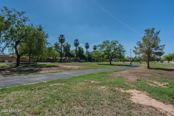 2814 51st St, Phoenix, AZ 85008