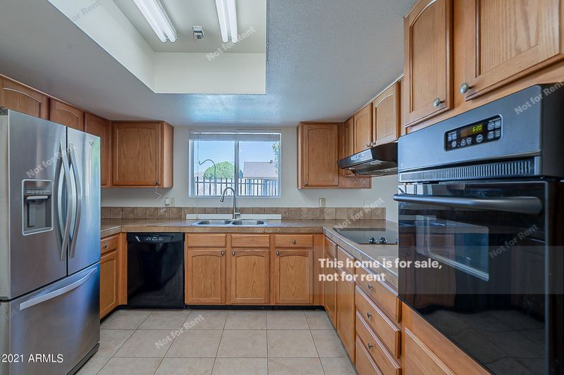 2814 E Dahlia Dr, Phoenix, AZ 85032