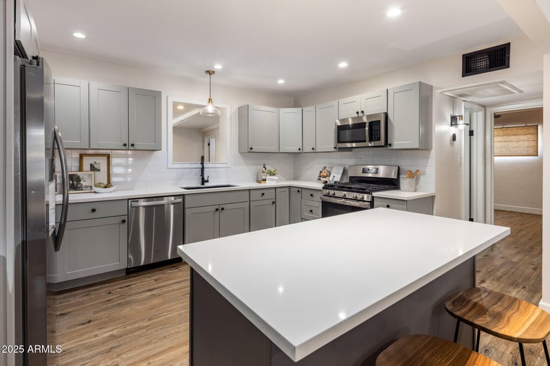 2815 32nd Pl, Phoenix, AZ 85008