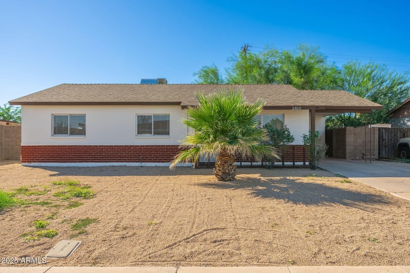 2815 Banff Ln, Phoenix, AZ 85053