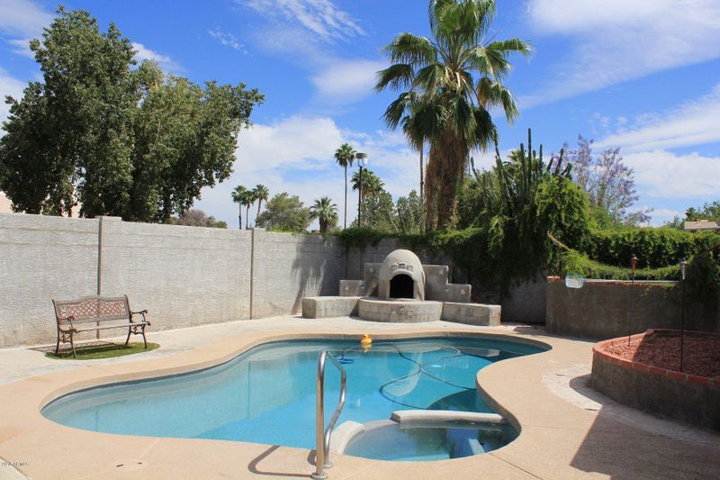 2815 N Comanche Dr, Chandler, AZ 85224