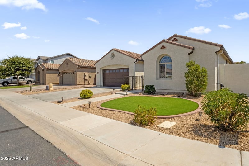 2815 Russell St, Mesa, AZ 85213