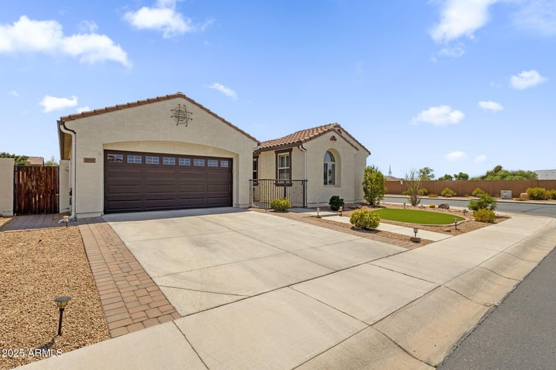 2815 Russell St, Mesa, AZ 85213