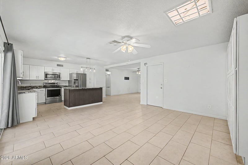 2815 W Villa Rita Dr, Phoenix, AZ 85053
