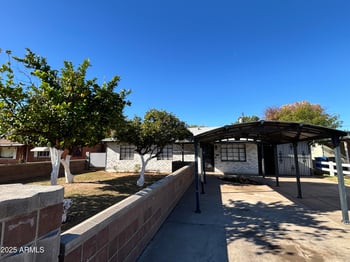 2816 33rd Pl, Phoenix, AZ 85008