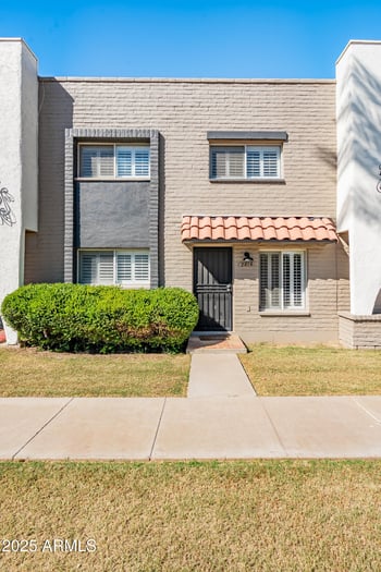 2816 Clarendon Ave, Phoenix, AZ 85016