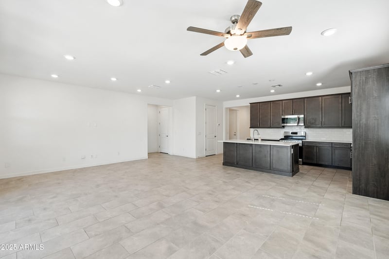 2816 Pollack St, Phoenix, AZ 85041