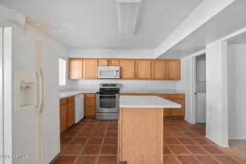 2816 Vista Dr, Phoenix, AZ 85032