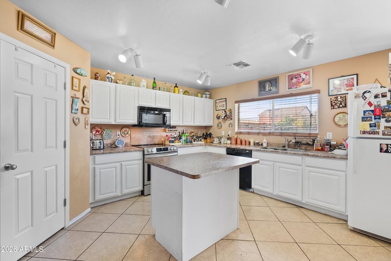 28162 Granite Ave, San Tan Valley, AZ 85143