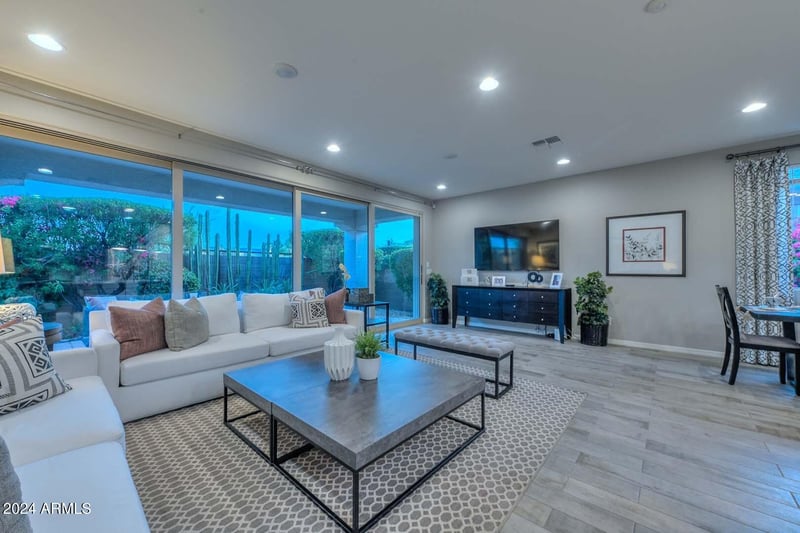 2817 E Hidalgo Ave, Phoenix, AZ 85040