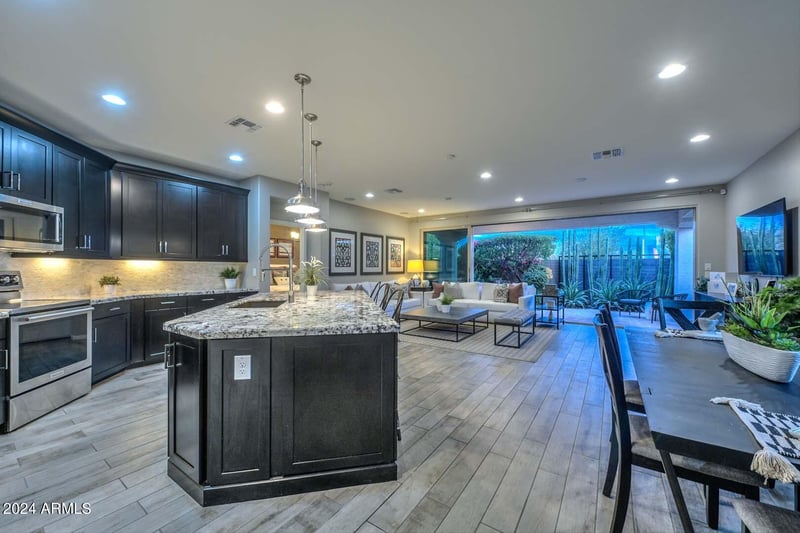 2817 E Hidalgo Ave, Phoenix, AZ 85040