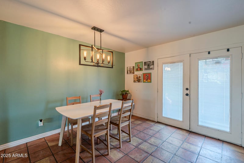 2818 Clarendon Ave, Phoenix, AZ 85016