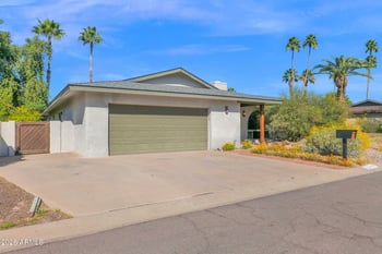 2818 Calaveros Dr, Phoenix, AZ 85028