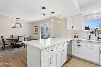 2818 E Clarendon Ave, Phoenix, AZ 85016