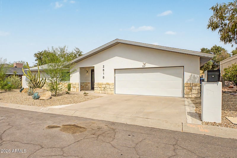 2818 E Malapai Dr, Phoenix, AZ 85028
