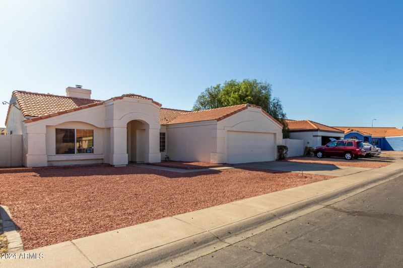 2820 N 86th Dr, Phoenix, AZ 85037