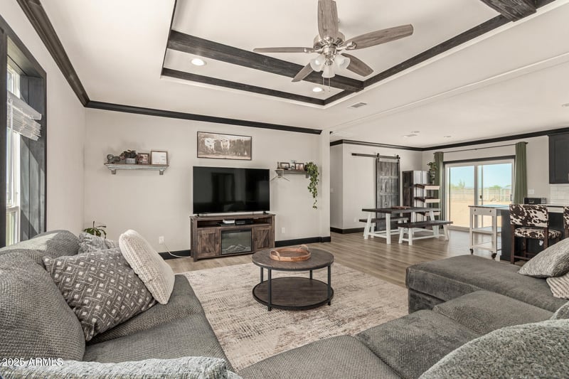 28203 255th Ave, Wittmann, AZ 85361