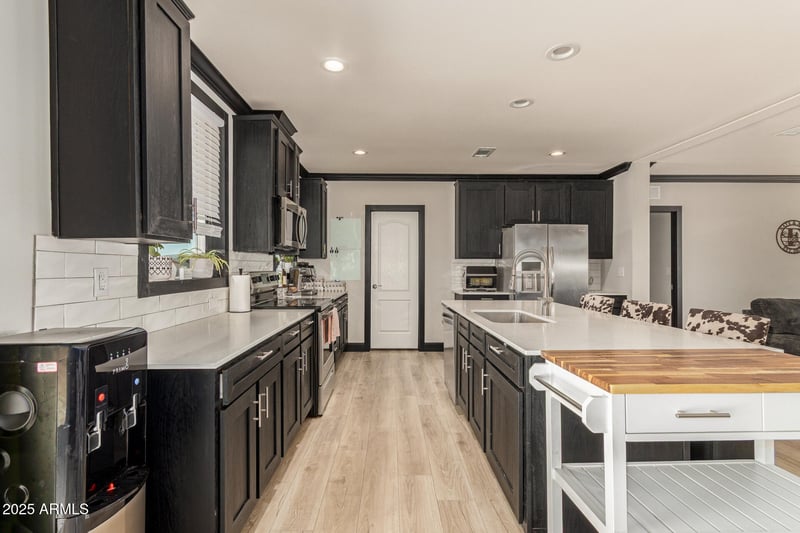 28203 255th Ave, Wittmann, AZ 85361