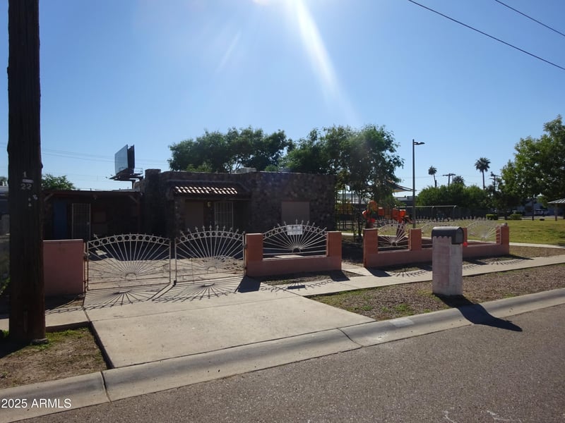 2821 E Adams St, Phoenix, AZ 85034