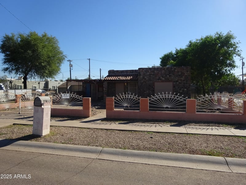 2821 E Adams St, Phoenix, AZ 85034