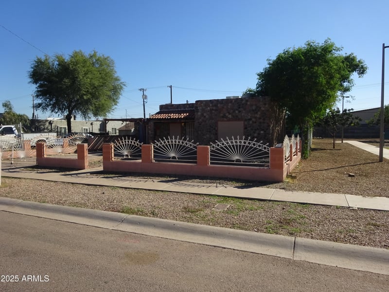 2821 E Adams St, Phoenix, AZ 85034