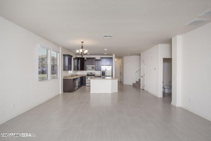 2821 E Sunset Hills Dr, Phoenix, AZ 85050