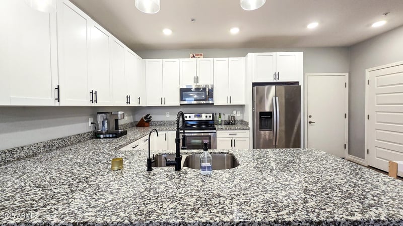 2821 Skyline Dr #156, Mesa, AZ 85212