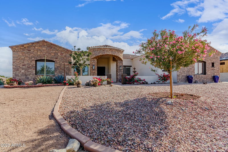 28217 Finch Trl, San Tan Valley, AZ 85144