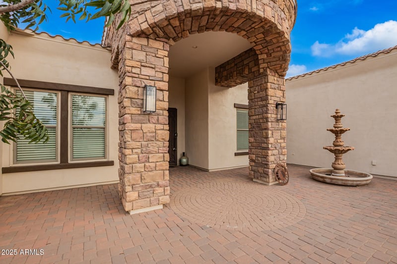 28217 Finch Trl, San Tan Valley, AZ 85144