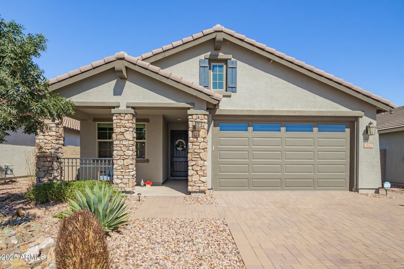 2822 Blue River Dr, San Tan Valley, AZ 85144