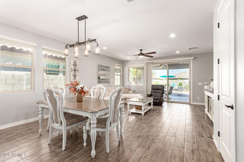 2822 Blue River Dr, San Tan Valley, AZ 85144