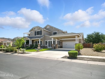 2822 Constance Way, Phoenix, AZ 85042