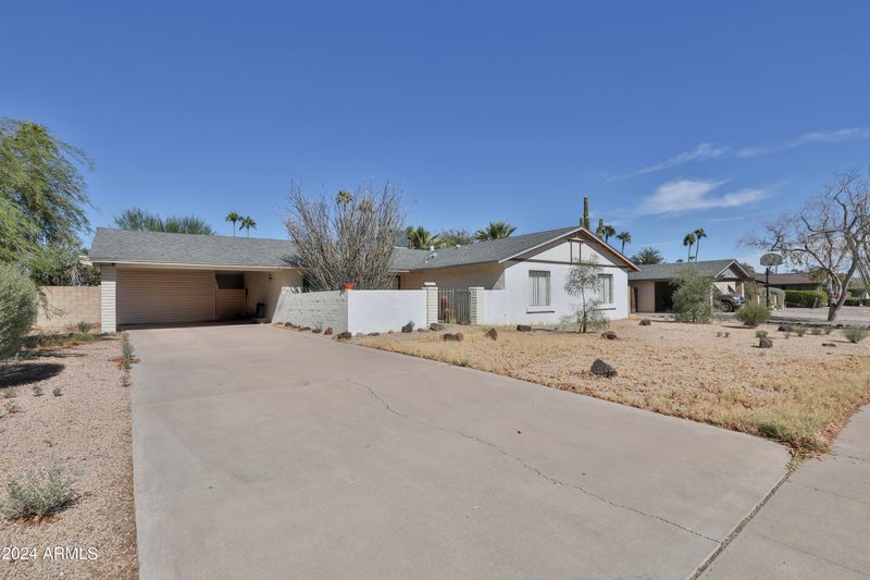 2822 E North Ln, Phoenix, AZ 85028