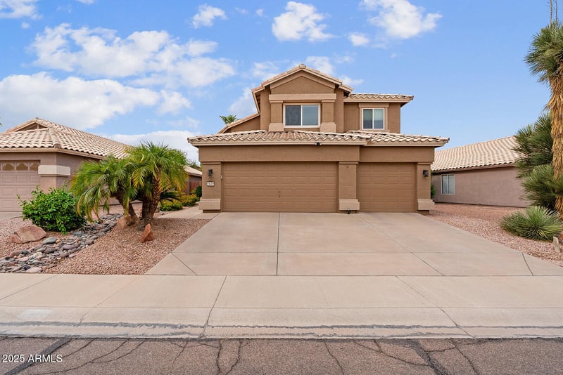 2822 Muirwood Dr, Phoenix, AZ 85048