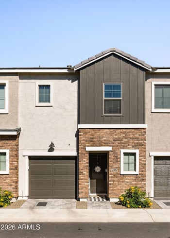 2822 White Feather Ln, Phoenix, AZ 85085