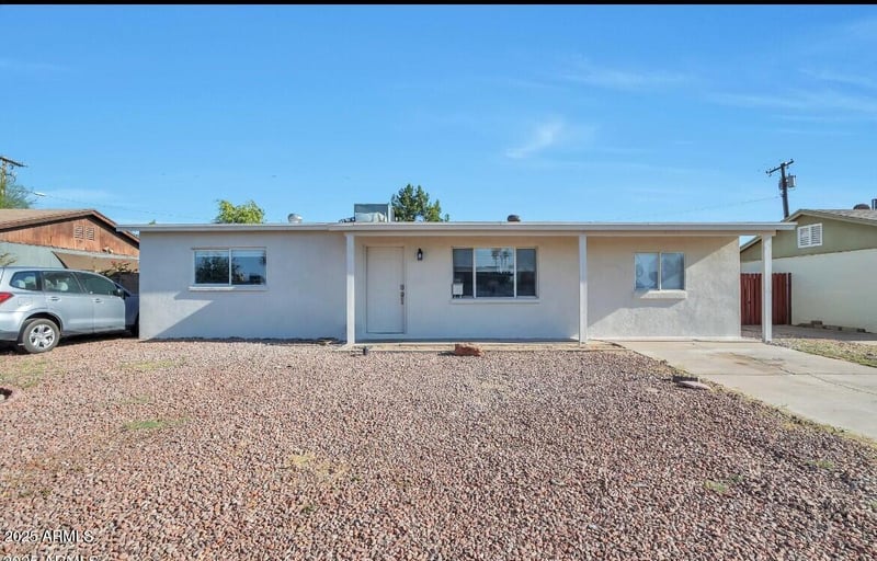 2823 Banff Ln, Phoenix, AZ 85053