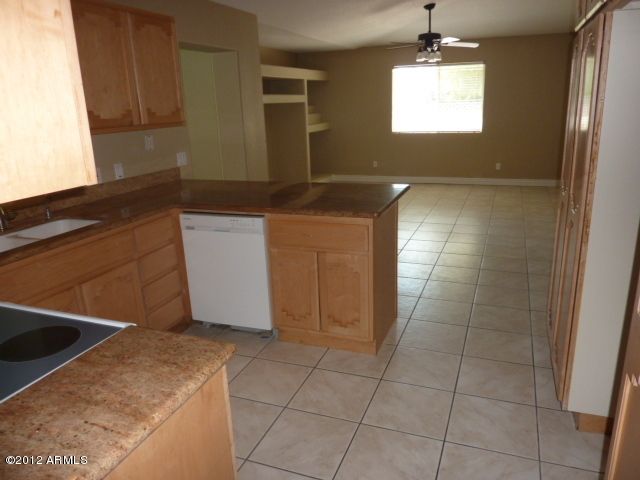 2823 E Hackamore Cir #42, Mesa, AZ 85213
