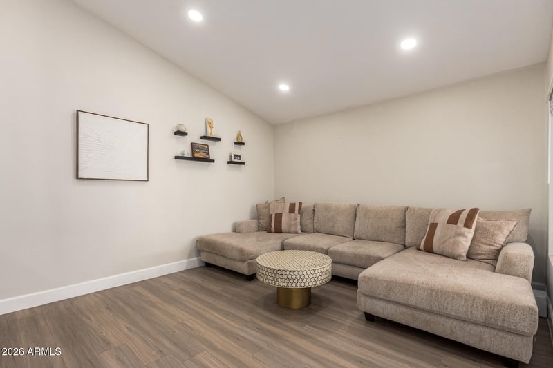 2823 49th Pl, Phoenix, AZ 85008