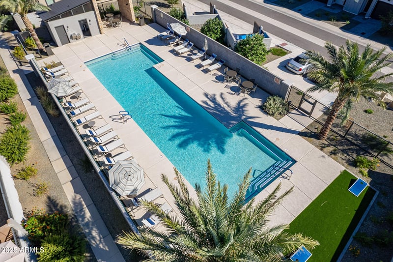 2823 W Red Fox Rd, Phoenix, AZ 85085