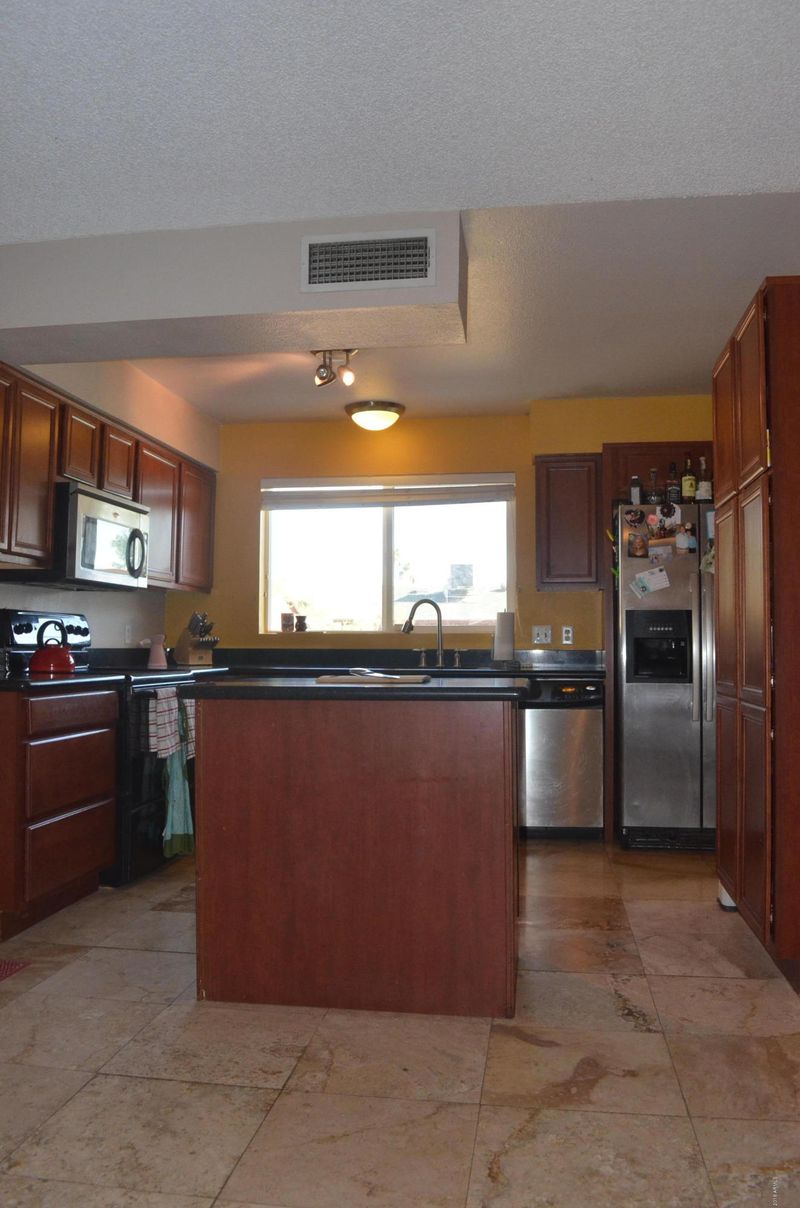 2823 W Wagoner Rd, Phoenix, AZ 85053