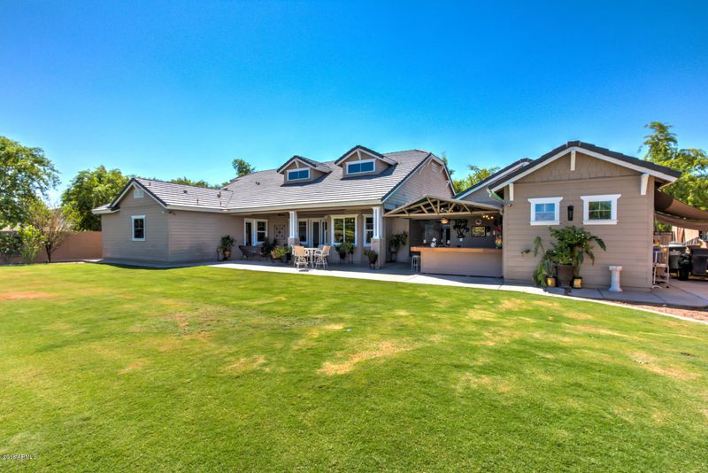 2824 E Harwell Rd, Phoenix, AZ 85042