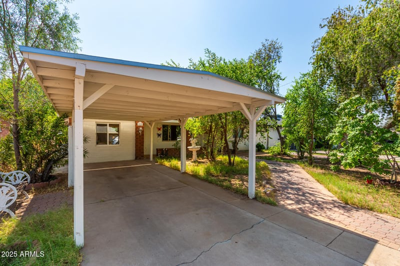 2825 33rd Pl, Phoenix, AZ 85008