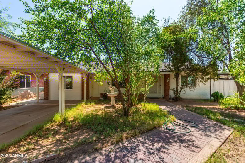 2825 33rd Pl, Phoenix, AZ 85008