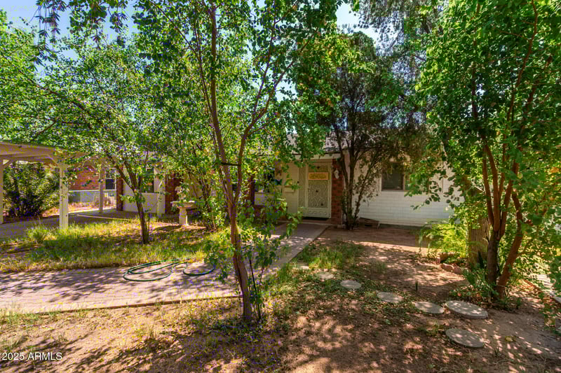 2825 33rd Pl, Phoenix, AZ 85008