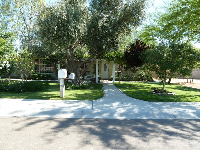 2825 E Danbury Rd, Phoenix, AZ 85032
