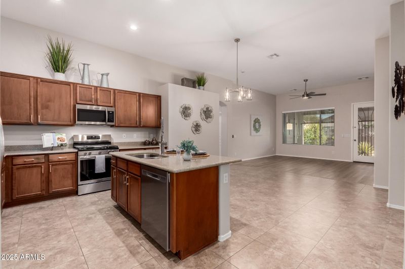 2825 E Galveston St, Chandler, AZ 85225