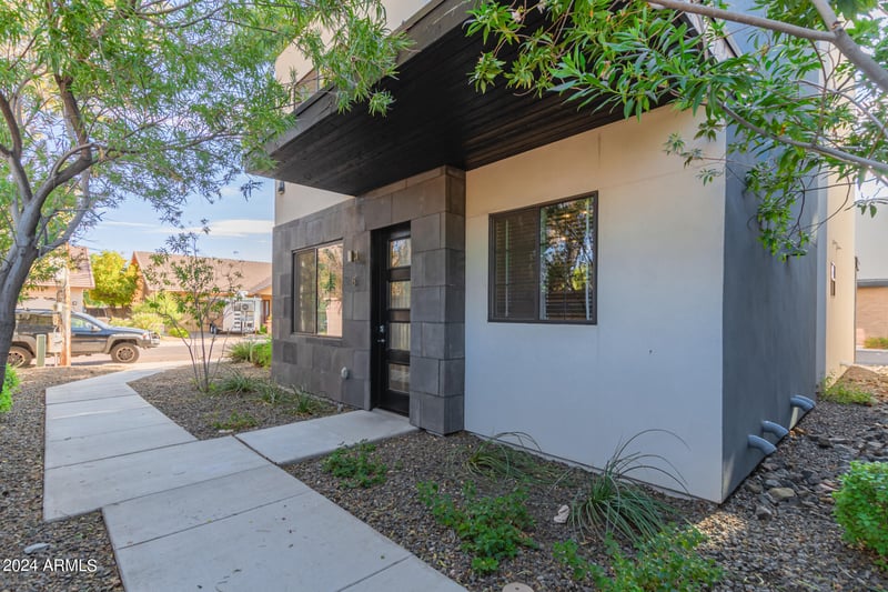 2825 N 42nd St #8, Phoenix, AZ 85008